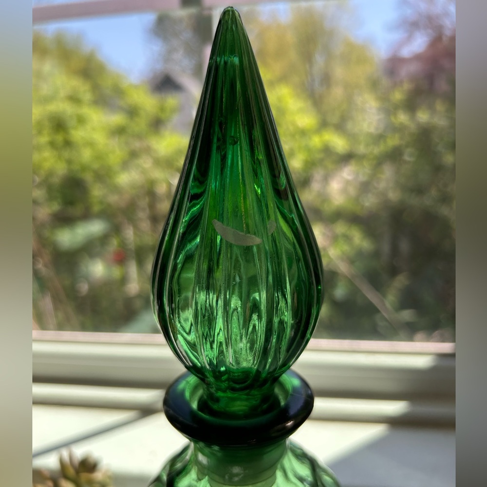 Vintage Empoli Glass Decanter Elegant Green Glass Italian Bottle Stopper - Picture 4 of 7